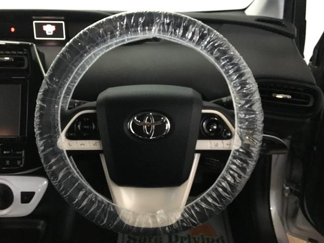 プリウス Ｓセーフティプラス　関東仕入れ　ワンオーナー　ＴＳＳ　バックカメラ　９インチナビ　フルセグ　ＤＶＤ再生　ＢＴオーディオ　ＨＵＤ　パーキングアシスト　ソナー　ビルトＥＴＣ２．０　純正ドラレコ　ＬＥＤヘッド　クルコン（45枚目）