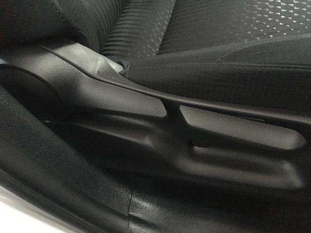 プリウス Ｓセーフティプラス　関東仕入れ　ワンオーナー　ＴＳＳ　バックカメラ　９インチナビ　フルセグ　ＤＶＤ再生　ＢＴオーディオ　ＨＵＤ　パーキングアシスト　ソナー　ビルトＥＴＣ２．０　純正ドラレコ　ＬＥＤヘッド　クルコン（60枚目）