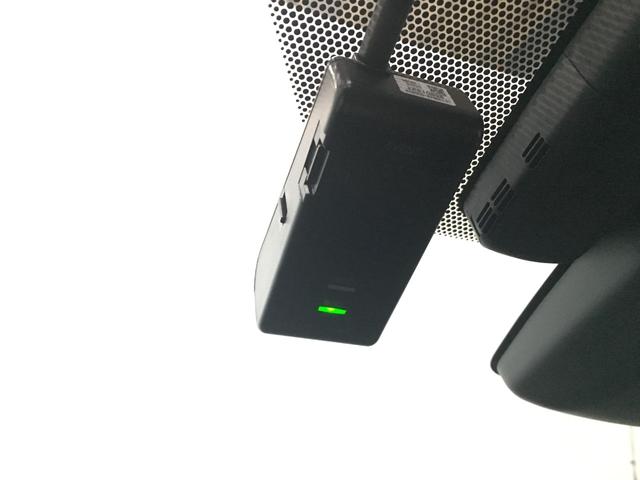 プリウス Ｓセーフティプラス　関東仕入れ　ワンオーナー　ＴＳＳ　バックカメラ　９インチナビ　フルセグ　ＤＶＤ再生　ＢＴオーディオ　ＨＵＤ　パーキングアシスト　ソナー　ビルトＥＴＣ２．０　純正ドラレコ　ＬＥＤヘッド　クルコン（62枚目）