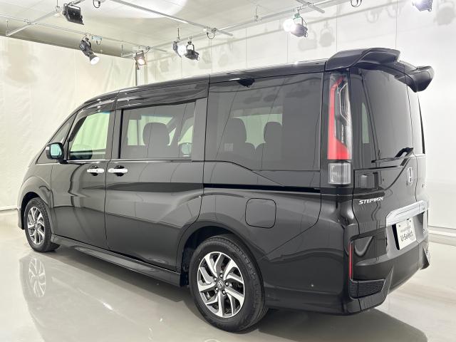 ステップワゴンスパーダ スパーダホンダセンシング　いまコレ＋新品マット付両側電動ドアＭナビＲカメラＥＴＣ　盗難防止　助手席エアバッグ　Ｗパワスラ　記録簿有　リアオートエアコン　地デジ　サイドエアバッグ　ＬＥＤライト　横滑り防止システム　オートエアコン（15枚目）