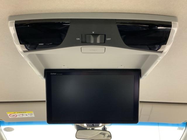 フリードハイブリッド ハイブリッド・Ｇホンダセンシング　いまコレ＋新品マット付ＭナビＲカメラＥＴＣＬＥＤ　軽減ブレーキ　キーフリーシステム　記録簿　ＤＶＤ再生可能　ＥＣＯＮ　後カメラ　Ａクルーズ　地デジフルセグＴＶ　ＬＥＤヘッドランプ　シートＨ　横滑防止（7枚目）