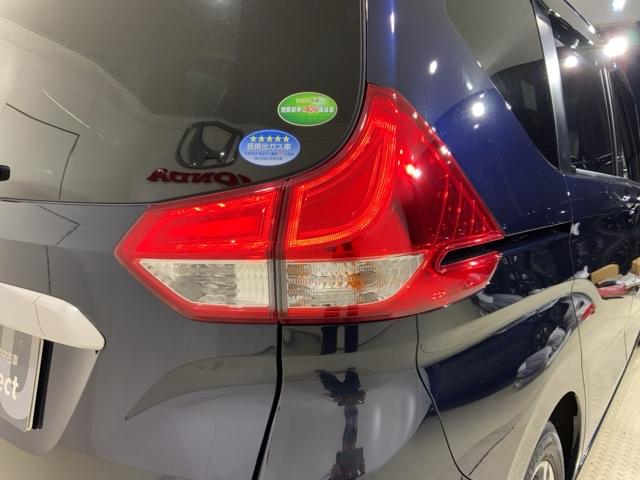 フリードハイブリッド ハイブリッド・Ｇホンダセンシング　いまコレ＋新品マット付ＭナビＲカメラＥＴＣＬＥＤ　軽減ブレーキ　キーフリーシステム　記録簿　ＤＶＤ再生可能　ＥＣＯＮ　後カメラ　Ａクルーズ　地デジフルセグＴＶ　ＬＥＤヘッドランプ　シートＨ　横滑防止（24枚目）