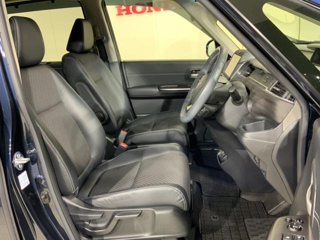 フリードハイブリッド ハイブリッド・Ｇホンダセンシング　いまコレ＋新品マット付ＭナビＲカメラＥＴＣＬＥＤ　軽減ブレーキ　キーフリーシステム　記録簿　ＤＶＤ再生可能　ＥＣＯＮ　後カメラ　Ａクルーズ　地デジフルセグＴＶ　ＬＥＤヘッドランプ　シートＨ　横滑防止（29枚目）