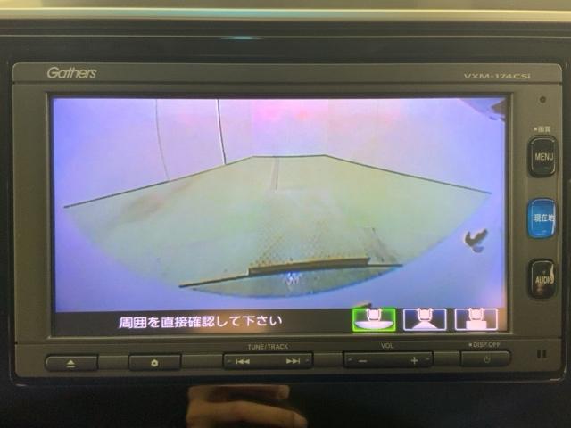 フィット １３Ｇ・Ｆパッケージ　いまコレ＋新品マット付ＭナビＲカメラＥＴＣ　イモビ　スマ－トキ－　記録簿有り　ＶＳＡ　ＥＴＣ付き　助手席エアバッグ　オートエアコン　エアバック　ＰＳ　キ－フリ－　１セグ　ＰＷ　ＡＢＳ　ＴＶナビ（6枚目）