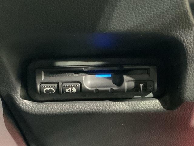 フィット １３Ｇ・Ｆパッケージ　いまコレ＋新品マット付ＭナビＲカメラＥＴＣ　イモビ　スマ－トキ－　記録簿有り　ＶＳＡ　ＥＴＣ付き　助手席エアバッグ　オートエアコン　エアバック　ＰＳ　キ－フリ－　１セグ　ＰＷ　ＡＢＳ　ＴＶナビ（7枚目）