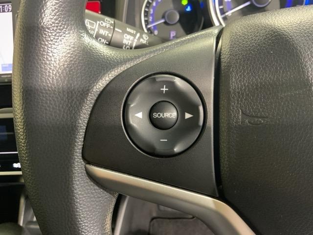 フィット １３Ｇ・Ｆパッケージ　いまコレ＋新品マット付ＭナビＲカメラＥＴＣ　イモビ　スマ－トキ－　記録簿有り　ＶＳＡ　ＥＴＣ付き　助手席エアバッグ　オートエアコン　エアバック　ＰＳ　キ－フリ－　１セグ　ＰＷ　ＡＢＳ　ＴＶナビ（37枚目）