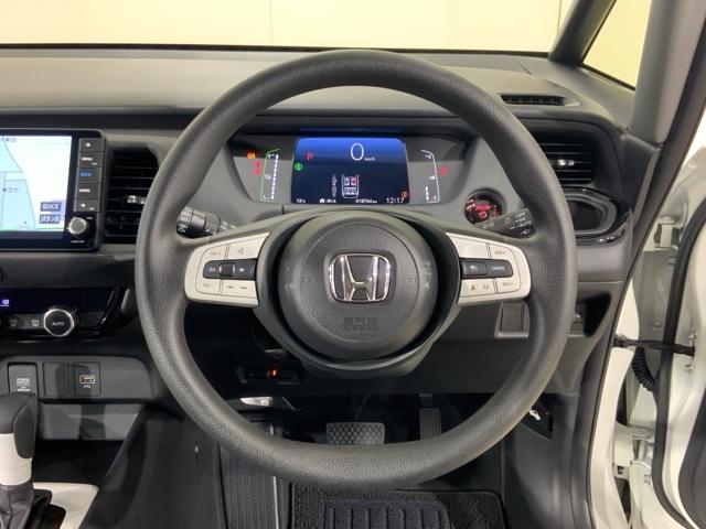 フィット ｅ：ＨＥＶクロスター　いまコレ＋新品マット付ＭナビＲカメラＥＴＣ　衝突回避システム　フルオートエアコン　前後センサー　ＬＥＤランプ　エアバッグ　サイドエアバック　地デジ　オートクルーズコントロール　ＶＳＡ　バックカメラ（21枚目）