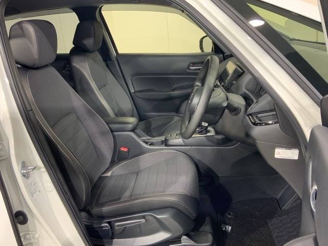 フィット ｅ：ＨＥＶクロスター　いまコレ＋新品マット付ＭナビＲカメラＥＴＣ　衝突回避システム　フルオートエアコン　前後センサー　ＬＥＤランプ　エアバッグ　サイドエアバック　地デジ　オートクルーズコントロール　ＶＳＡ　バックカメラ（24枚目）