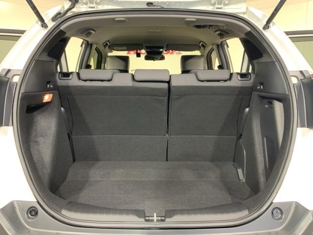 フィット ｅ：ＨＥＶクロスター　いまコレ＋新品マット付ＭナビＲカメラＥＴＣ　衝突回避システム　フルオートエアコン　前後センサー　ＬＥＤランプ　エアバッグ　サイドエアバック　地デジ　オートクルーズコントロール　ＶＳＡ　バックカメラ（27枚目）