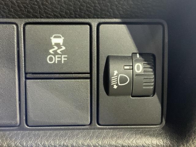 フィット ｅ：ＨＥＶクロスター　いまコレ＋新品マット付ＭナビＲカメラＥＴＣ　衝突回避システム　フルオートエアコン　前後センサー　ＬＥＤランプ　エアバッグ　サイドエアバック　地デジ　オートクルーズコントロール　ＶＳＡ　バックカメラ（35枚目）