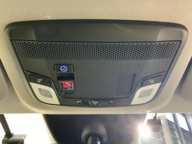 フィット ｅ：ＨＥＶクロスター　いまコレ＋新品マット付ＭナビＲカメラＥＴＣ　衝突回避システム　フルオートエアコン　前後センサー　ＬＥＤランプ　エアバッグ　サイドエアバック　地デジ　オートクルーズコントロール　ＶＳＡ　バックカメラ（36枚目）