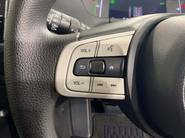 フィット ｅ：ＨＥＶクロスター　いまコレ＋新品マット付ＭナビＲカメラＥＴＣ　衝突回避システム　フルオートエアコン　前後センサー　ＬＥＤランプ　エアバッグ　サイドエアバック　地デジ　オートクルーズコントロール　ＶＳＡ　バックカメラ（39枚目）