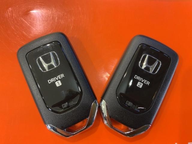 フィット ｅ：ＨＥＶクロスター　いまコレ＋新品マット付ＭナビＲカメラＥＴＣ　衝突回避システム　フルオートエアコン　前後センサー　ＬＥＤランプ　エアバッグ　サイドエアバック　地デジ　オートクルーズコントロール　ＶＳＡ　バックカメラ（42枚目）