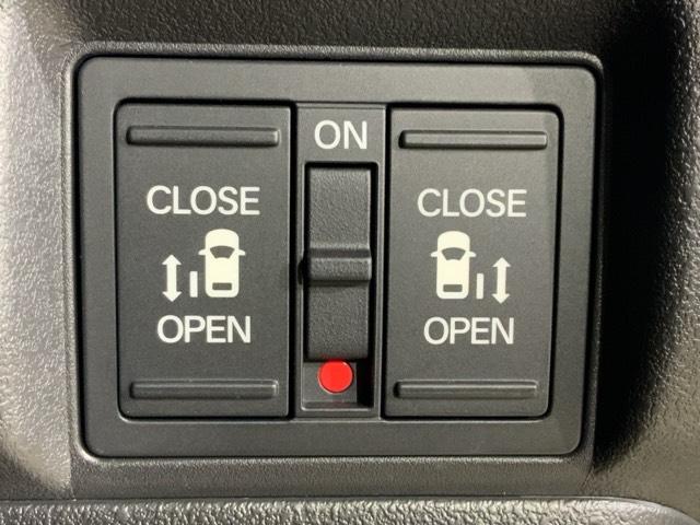 N-BOXカスタム ターボコーディネートスタイル 当社デモカーアップHondaSENSINGモノトーン 両側電動ドア 禁煙車 Rカメラ クルコン スマートキ- パワーステアリング ETC VSA セキュリティ エアコン LEDライト パワーウィンドウ(7枚目)