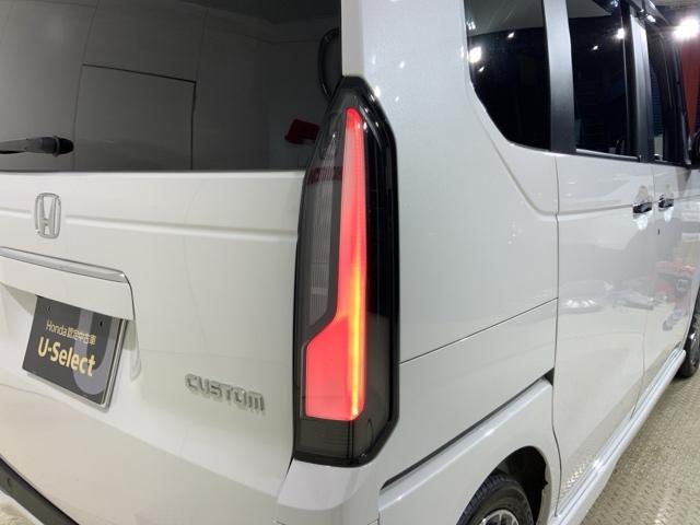 N-BOXカスタム ターボコーディネートスタイル 当社デモカーアップHondaSENSINGモノトーン 両側電動ドア 禁煙車 Rカメラ クルコン スマートキ- パワーステアリング ETC VSA セキュリティ エアコン LEDライト パワーウィンドウ(20枚目)