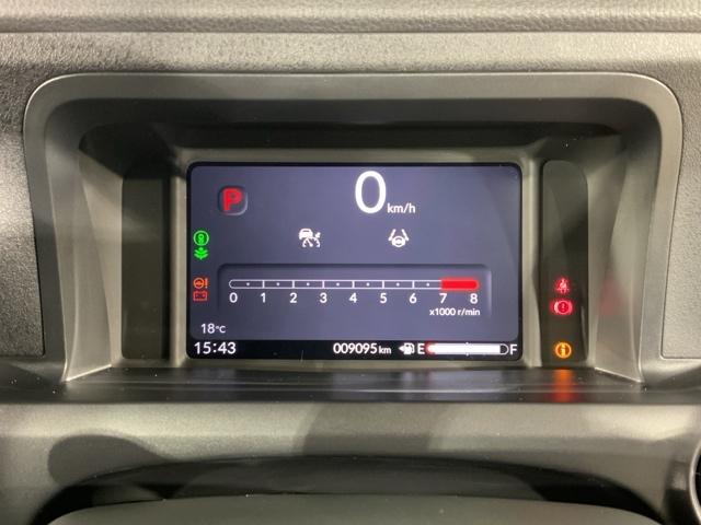 N-BOXカスタム ターボコーディネートスタイル 当社デモカーアップHondaSENSINGモノトーン 両側電動ドア 禁煙車 Rカメラ クルコン スマートキ- パワーステアリング ETC VSA セキュリティ エアコン LEDライト パワーウィンドウ(23枚目)