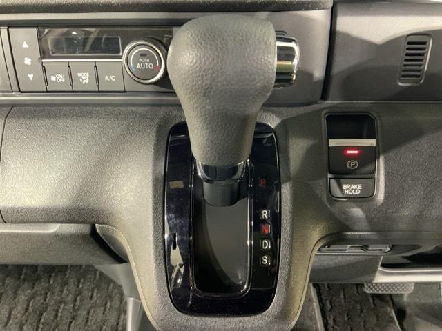 N-BOXカスタム ターボコーディネートスタイル 当社デモカーアップHondaSENSINGモノトーン 両側電動ドア 禁煙車 Rカメラ クルコン スマートキ- パワーステアリング ETC VSA セキュリティ エアコン LEDライト パワーウィンドウ(24枚目)