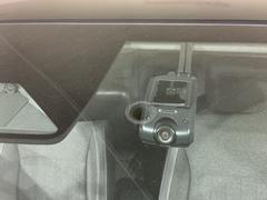先進の安全運転支援システム、ＨｏｎｄａＳＥＮＳＩＮＧがもたらす、より高い安心と快適性です。ドライブレコーダー付きで、万が一の場合でも安心です。 6