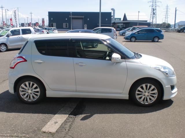 RS 夏タイヤ4本新品交換 メモリーナビ フルセグ(4枚目)