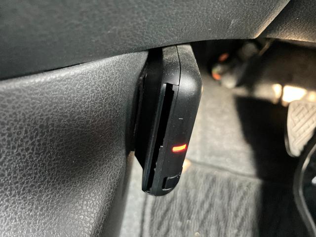 ノート ｅ－パワー　Ｘ　エマージェンシーブレーキ　ＬＥＤライト　スマートキー／ＡＢＳ／Ｗエアバッグ／社外ナビ／ＣＤ／ＢＴ／純正１５インチアルミホイール／オートエアコン／（59枚目）