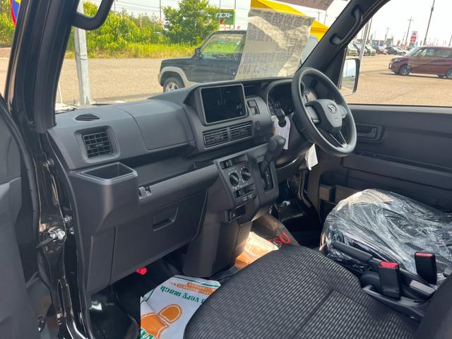 ハイゼットカーゴ ＤＸ　４ＷＤ　届出済未使用車　ＣＶＴ　スマートアシスト（32枚目）