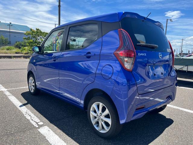 デイズ Ｘ　４ＷＤ　エマージェンシーブレーキ　純正アルミ　シートヒーター　インテリキー（12枚目）