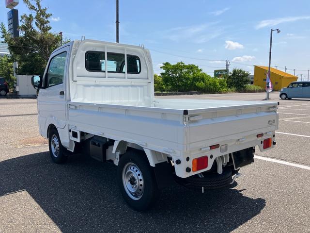 キャリイトラック ＫＣエアコン・パワステ　４ＷＤ　届出済未使用車　パワーウインドー　キーレス　横滑り防止装置　オートライト　アイドリングストップ　フロントメッキグリル　ＡＭＦＭラジオ（8枚目）