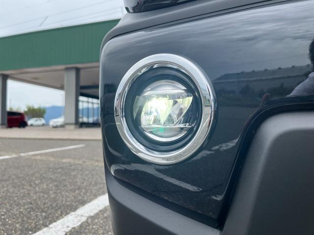 ハスラー ハイブリッドＸ　届出済未使用車　スズキセーフティーサポート　アダプティブクルーズコントロール　ＬＥＤヘッドライト　フォグランプ　オートハイビーム　プッシュスタート　スマートキー　純正アルミホイール　シートヒーター（12枚目）