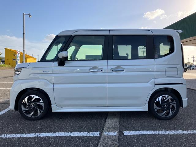スペーシアカスタム ハイブリッドＸＳ　４ＷＤ　試乗車ＵＰ　全方位モニター付メモリーナビ　フルセグＴＶ　スズキセーフティーサポート　アダプティブクルーズコントロール　両側パワスラ　ＬＥＤライト　フォグ　シートヒーター　リヤシートオットマン（13枚目）