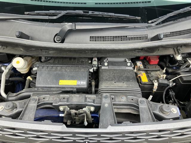 ｅＫクロススペース Ｔ　ターボ　衝突被害軽減装置　両側パワースライドドア　ＬＥＤヘッドライト　フォグランプ　オートハイビーム　スマートキー　純正１５インチアルミ　シートヒーター　パドルシフト　セパレートシート（33枚目）