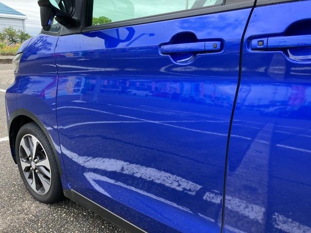 ｅＫクロススペース Ｔ　ターボ　衝突被害軽減装置　両側パワースライドドア　ＬＥＤヘッドライト　フォグランプ　オートハイビーム　スマートキー　純正１５インチアルミ　シートヒーター　パドルシフト　セパレートシート（62枚目）