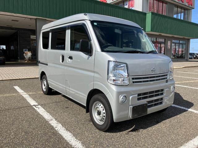 ＮＶ１００クリッパーバン ＤＸ　ＧＬパッケージ　２ＷＤ　５速マニュアル　パワーウインドー　プライバシーガラス　キーレス　オーバーヘッドコンソール　ＡＭＦＭラジオ（9枚目）