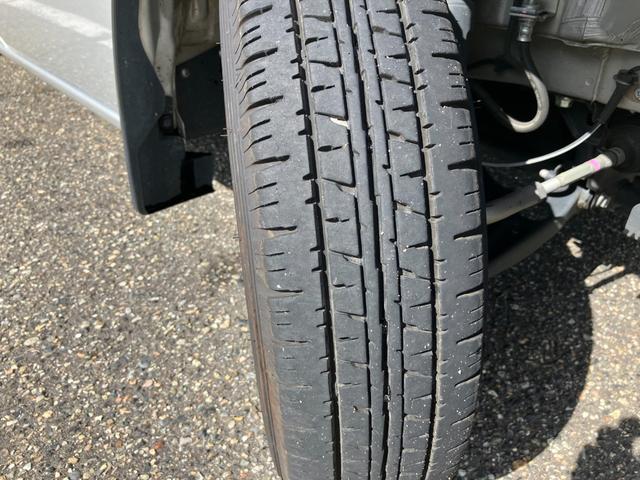 ＮＶ１００クリッパーバン ＤＸ　ＧＬパッケージ　２ＷＤ　５速マニュアル　パワーウインドー　プライバシーガラス　キーレス　オーバーヘッドコンソール　ＡＭＦＭラジオ（16枚目）
