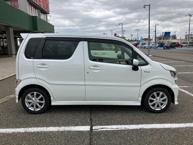 ワゴンＲ ハイブリッドＦＺ　スズキセーフティーサポート　プッシュスタート　スマートキー　ＬＥＤヘッドライト　オートライト　オートハイビーム　社外ＣＤ　アイドリングストップ　純正アルミホイール　シートヒーター（14枚目）