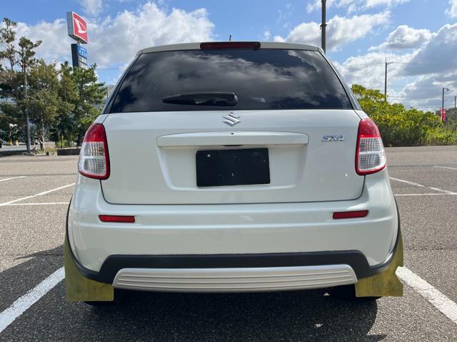 ＳＸ４ １．５ＸＧ　４ＷＤ　夏タイヤ４本新品交換　ＨＩＤ　６エアバッグ　ＡＢＳ　オートライト　フォグ　スマートキー　ＥＴＣ　ルーフレール　両側シートヒーター　革巻きステアリング　４速オートマ（17枚目）