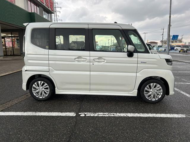 スペーシアカスタム ハイブリッドＧＳ　４ＷＤ　届出済未使用車　スズキセーフティーサポート　アダプティブクルーズコントロール　左側パワースライドドア　ＬＥＤライト　フォグランプ　オートハイビーム　プッシュスタート　シートヒーター（11枚目）