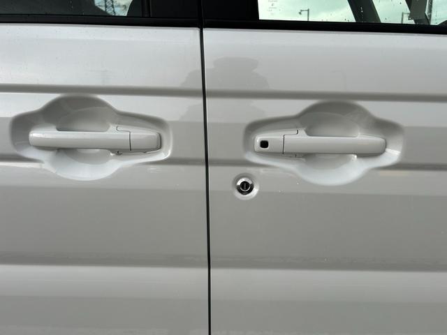 スペーシアカスタム ハイブリッドＧＳ　４ＷＤ　届出済未使用車　スズキセーフティーサポート　アダプティブクルーズコントロール　左側パワースライドドア　ＬＥＤライト　フォグランプ　オートハイビーム　プッシュスタート　シートヒーター（15枚目）