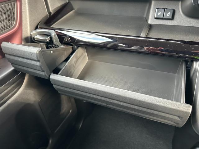 スペーシアカスタム ハイブリッドＧＳ　４ＷＤ　届出済未使用車　スズキセーフティーサポート　アダプティブクルーズコントロール　左側パワースライドドア　ＬＥＤライト　フォグランプ　オートハイビーム　プッシュスタート　シートヒーター（48枚目）