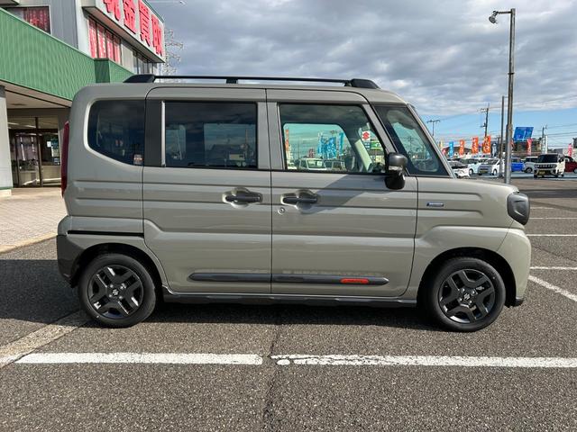 スペーシアギア ハイブリッドＸＺ　４ＷＤ　全方位モニター付メモリーナビ　フルセグ　ブルートゥース　両側パワースライドドア　アダプティブクルーズコントロール　ＬＥＤヘッドライト　フォグランプ　シートヒーター　リヤシートオットマン（11枚目）