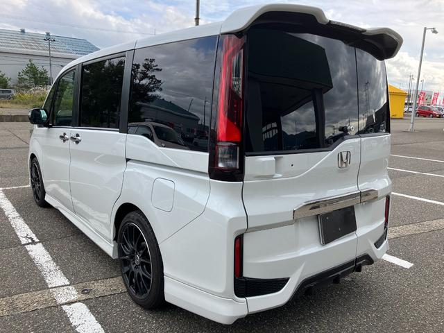 ステップワゴン モデューロＸ　ホンダセンシング　７人乗り　両側電動スライド　専用足回り　専用シート　前後ドラレコ　ＥＴＣ　純正９インチナビ　ＣＤ　ＤＶＤ　ＢＴ　パドルシフト　フルセグ　Ｂカメラ　アイドリングストップ　コーナーセンサー（5枚目）