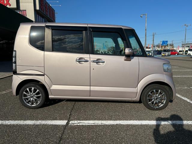 N-BOX G SSパッケージ 当社買取車 4WD 両側電動スライドドア スマートキー 社外アルミ(8枚目)