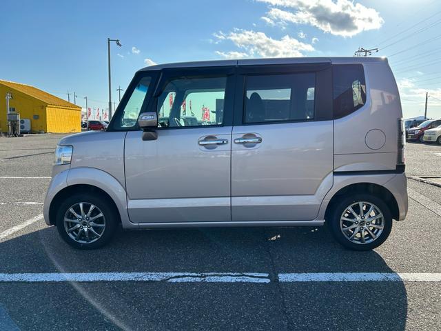 N-BOX G SSパッケージ 当社買取車 4WD 両側電動スライドドア スマートキー 社外アルミ(12枚目)