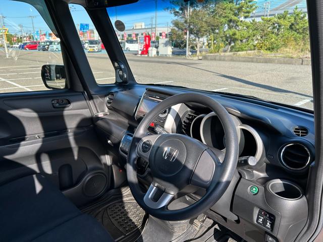 N-BOX G SSパッケージ 当社買取車 4WD 両側電動スライドドア スマートキー 社外アルミ(20枚目)