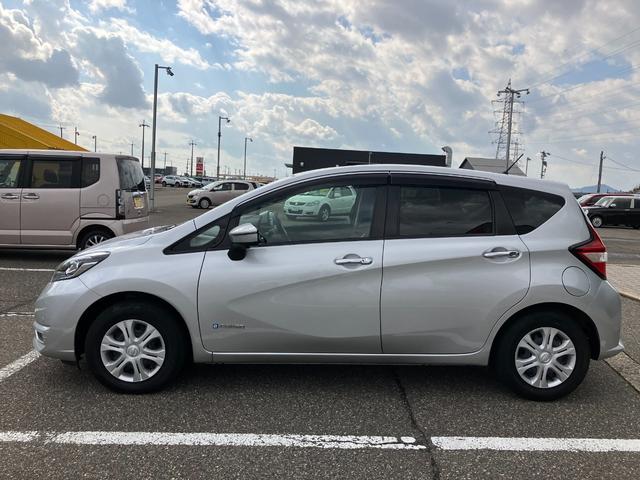 ノート e-パワー B エマージェンシーブレーキ プッシュスタート スマートキー バックカメラ ETC(17枚目)