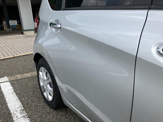 ノート e-パワー B エマージェンシーブレーキ プッシュスタート スマートキー バックカメラ ETC(41枚目)