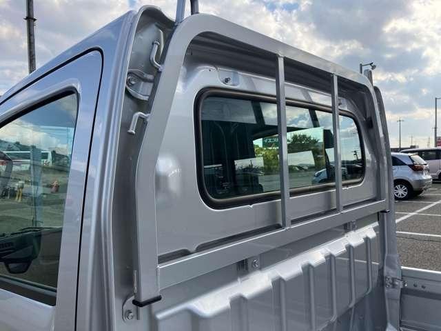 キャリイトラック KCエアコン・パワステ 4WD 届出済未使用車 パワーウインドー キーレス 横滑り防止装置 オートライト アイドリングストップ フロントメッキグリル AMFMラジオ(23枚目)