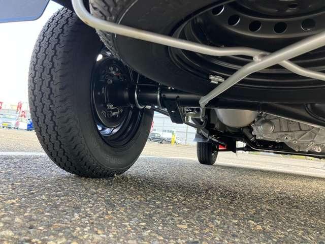 キャリイトラック KCエアコン・パワステ 4WD 届出済未使用車 パワーウインドー キーレス 横滑り防止装置 オートライト アイドリングストップ フロントメッキグリル AMFMラジオ(29枚目)