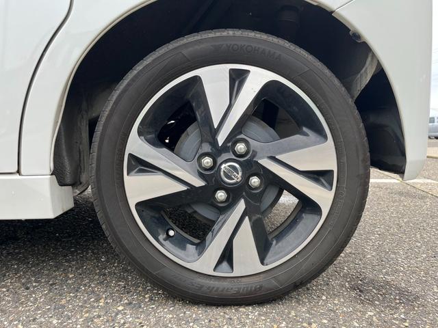 ルークス ハイウェイスター　Ｇターボプロパイロットエディション　夏タイヤ４本新品交換　エマージェンシーブレーキ　アラウンドビューモニター　アダプティブクルーズコントロール　両側パワースライドドア　ＬＥＤヘッドライト　フォグランプ　純正アルミホイール（20枚目）