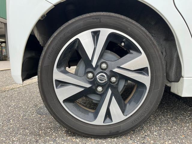 ルークス ハイウェイスター　Ｇターボプロパイロットエディション　夏タイヤ４本新品交換　エマージェンシーブレーキ　アラウンドビューモニター　アダプティブクルーズコントロール　両側パワースライドドア　ＬＥＤヘッドライト　フォグランプ　純正アルミホイール（21枚目）