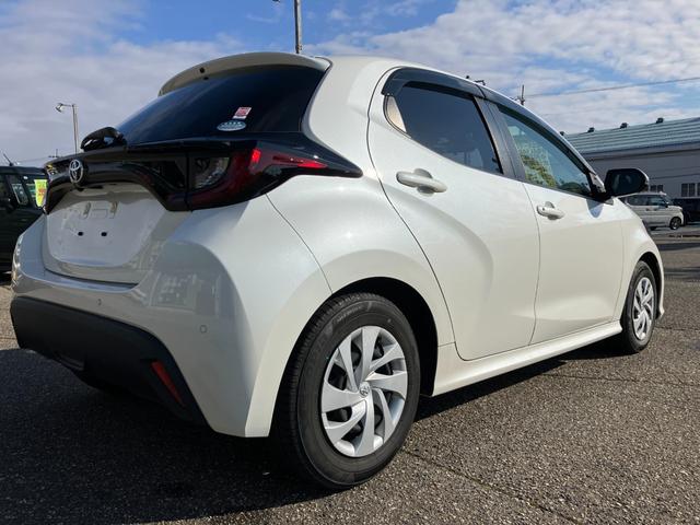 ヤリス Ｘ　トヨタセーフティーセンス　ナビ付ディスプレイオーディオ　バックカメラ　ブルートゥース　ＥＴＣ　プッシュスタート　スマートキー　オートライト　オートハイビーム　ステアリングスイッチ（9枚目）